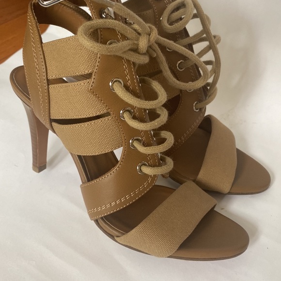 Chloe Gladiator Leather Heels - Picture 5 of 9